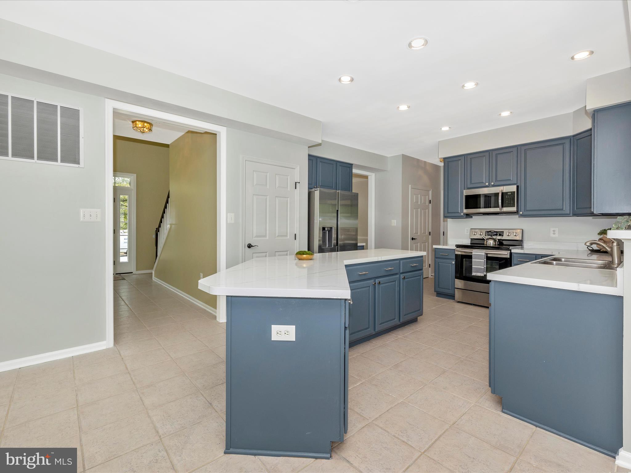 5 N POINTE TERRACE