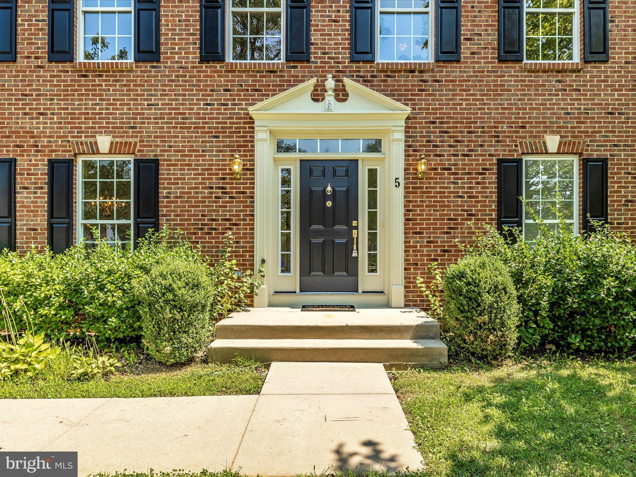 5 N POINTE TERRACE
