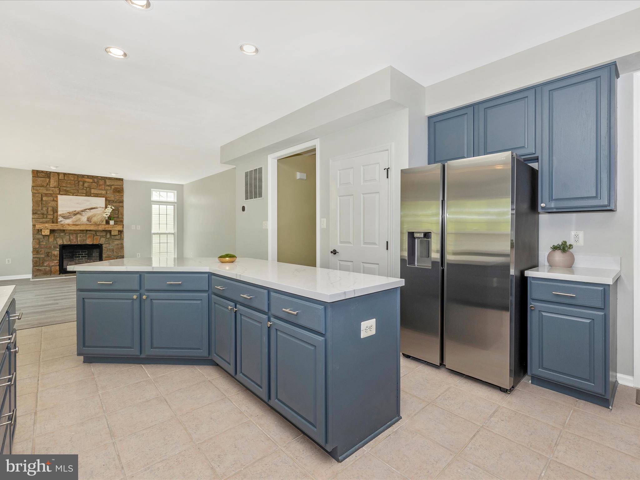 5 N POINTE TERRACE