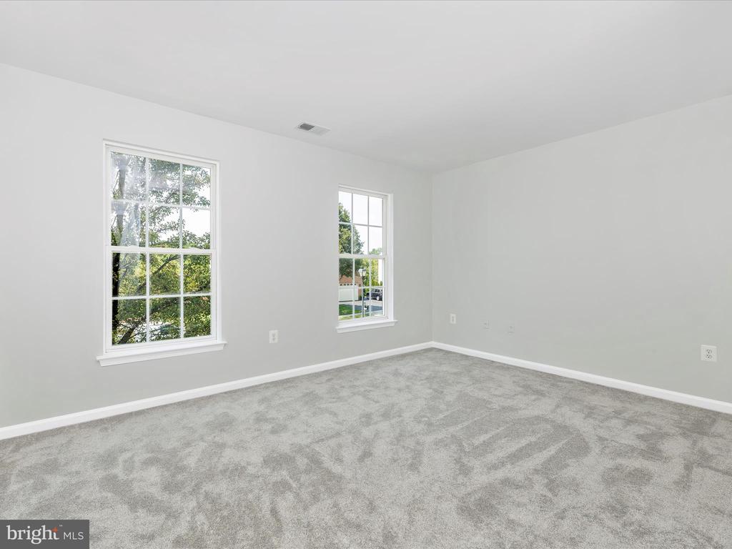 5 N POINTE TERRACE