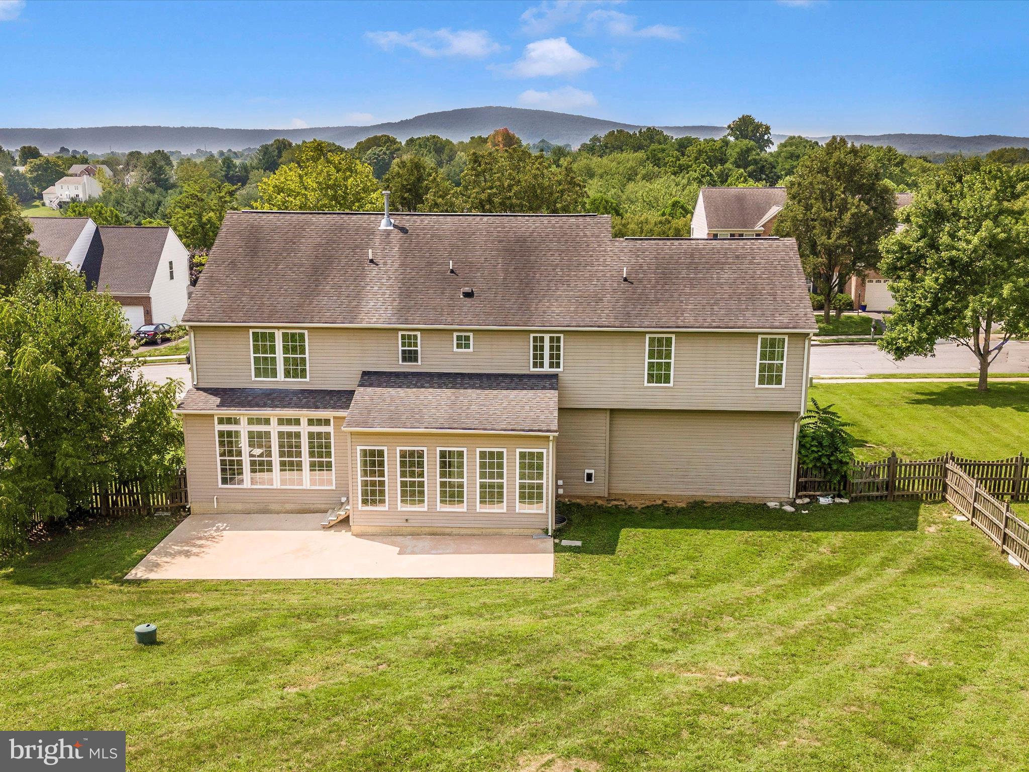 5 N POINTE TERRACE
