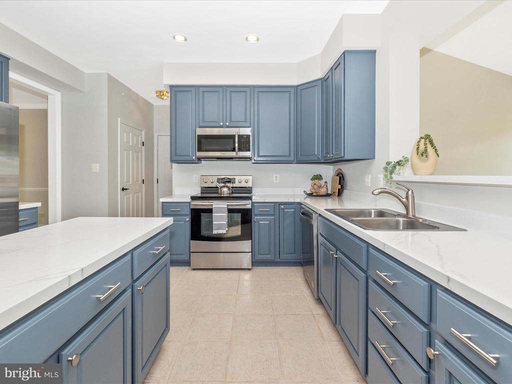5 N POINTE TERRACE