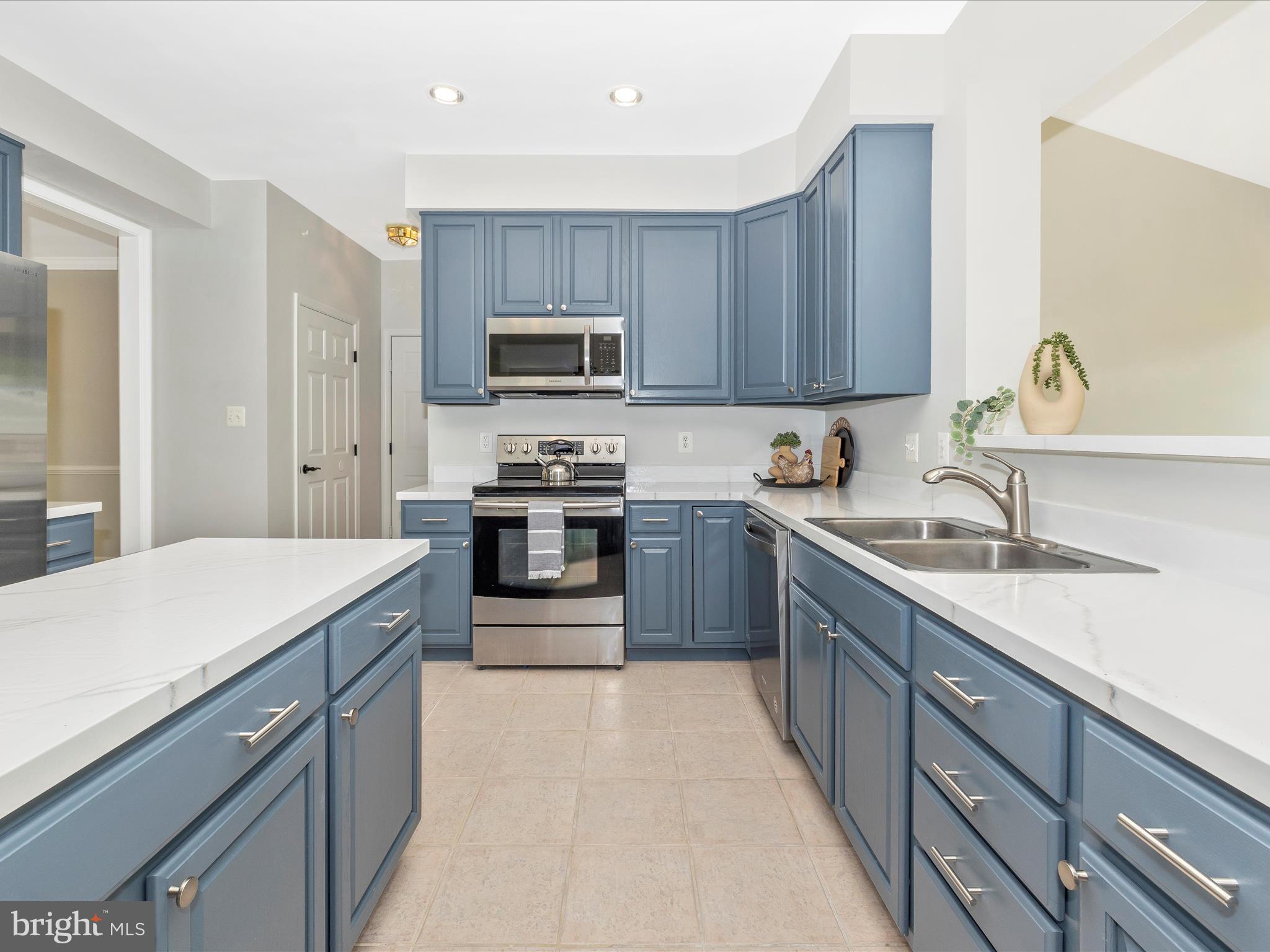 5 N POINTE TERRACE