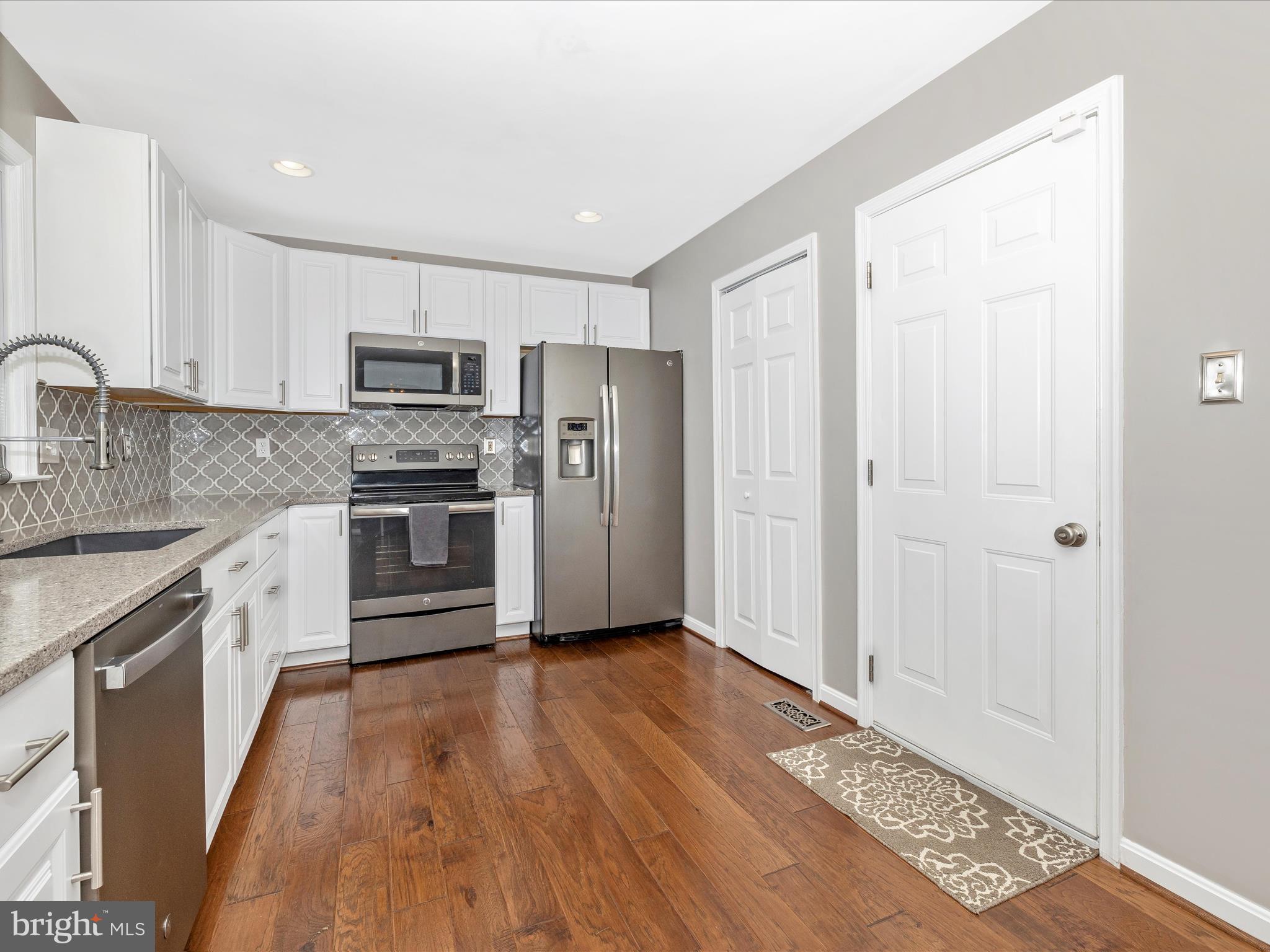 13 WALNUT POND COURT