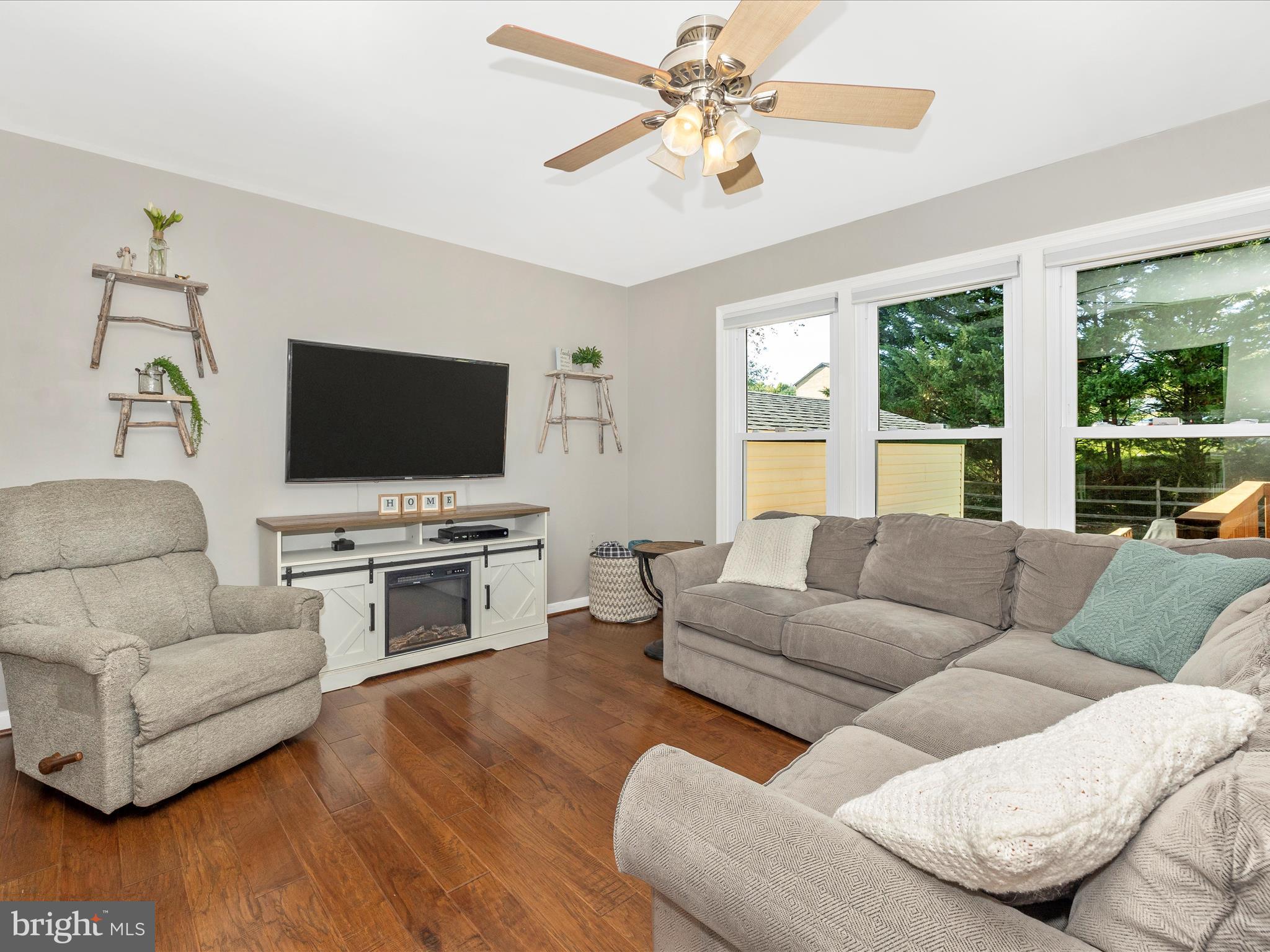 13 WALNUT POND COURT