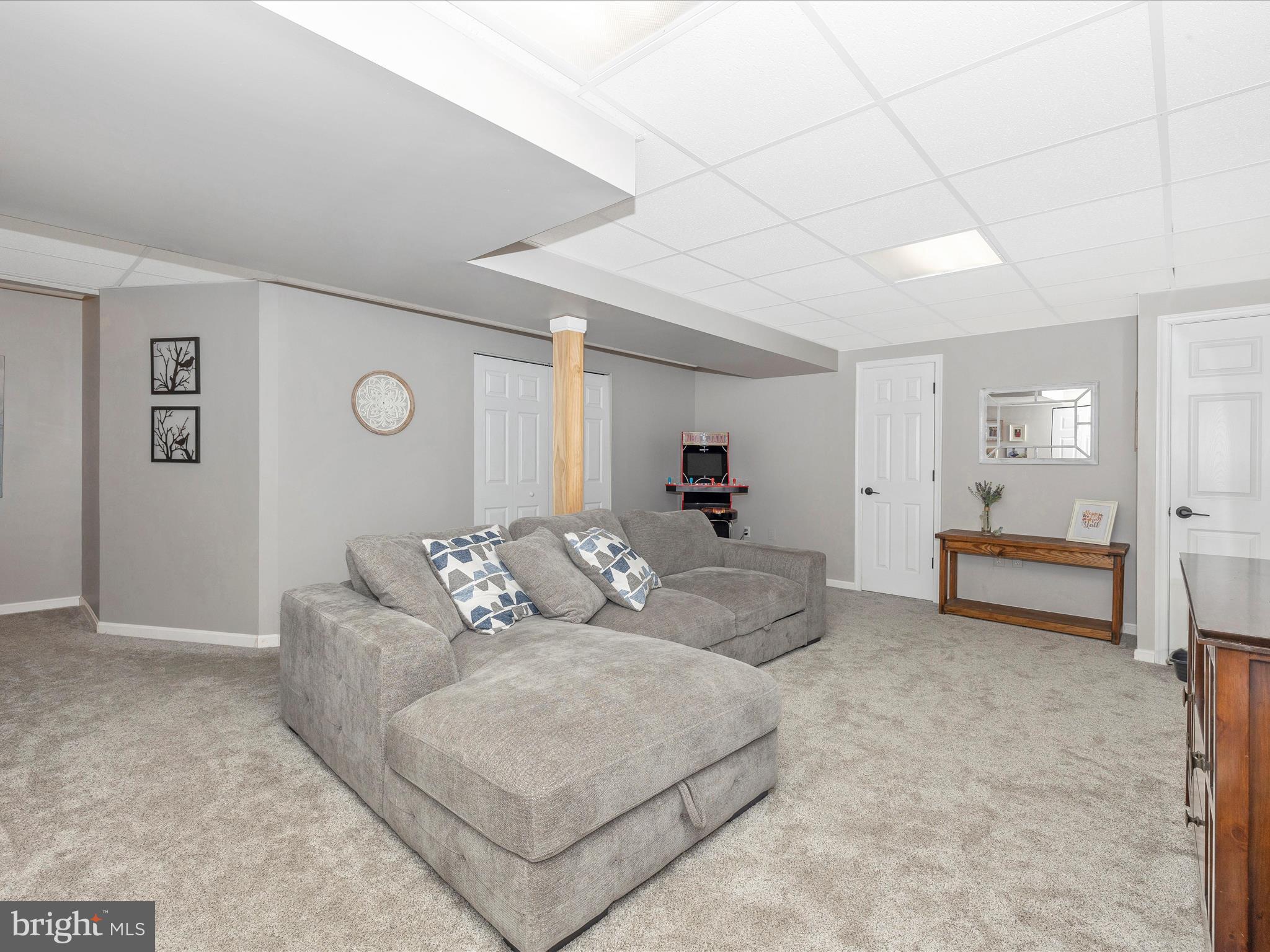 13 WALNUT POND COURT