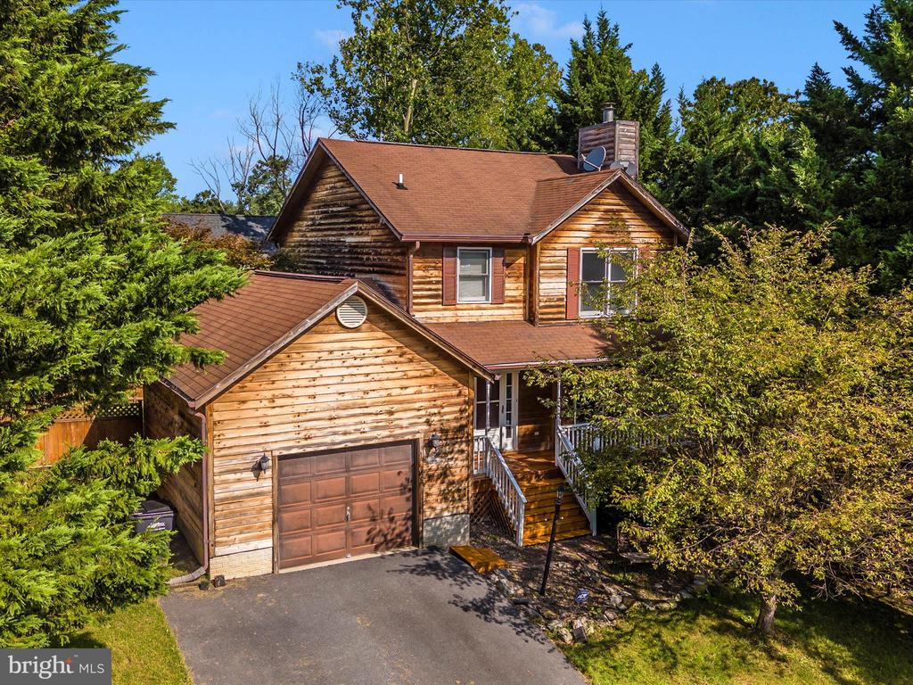 10634 OLD BARN COURT