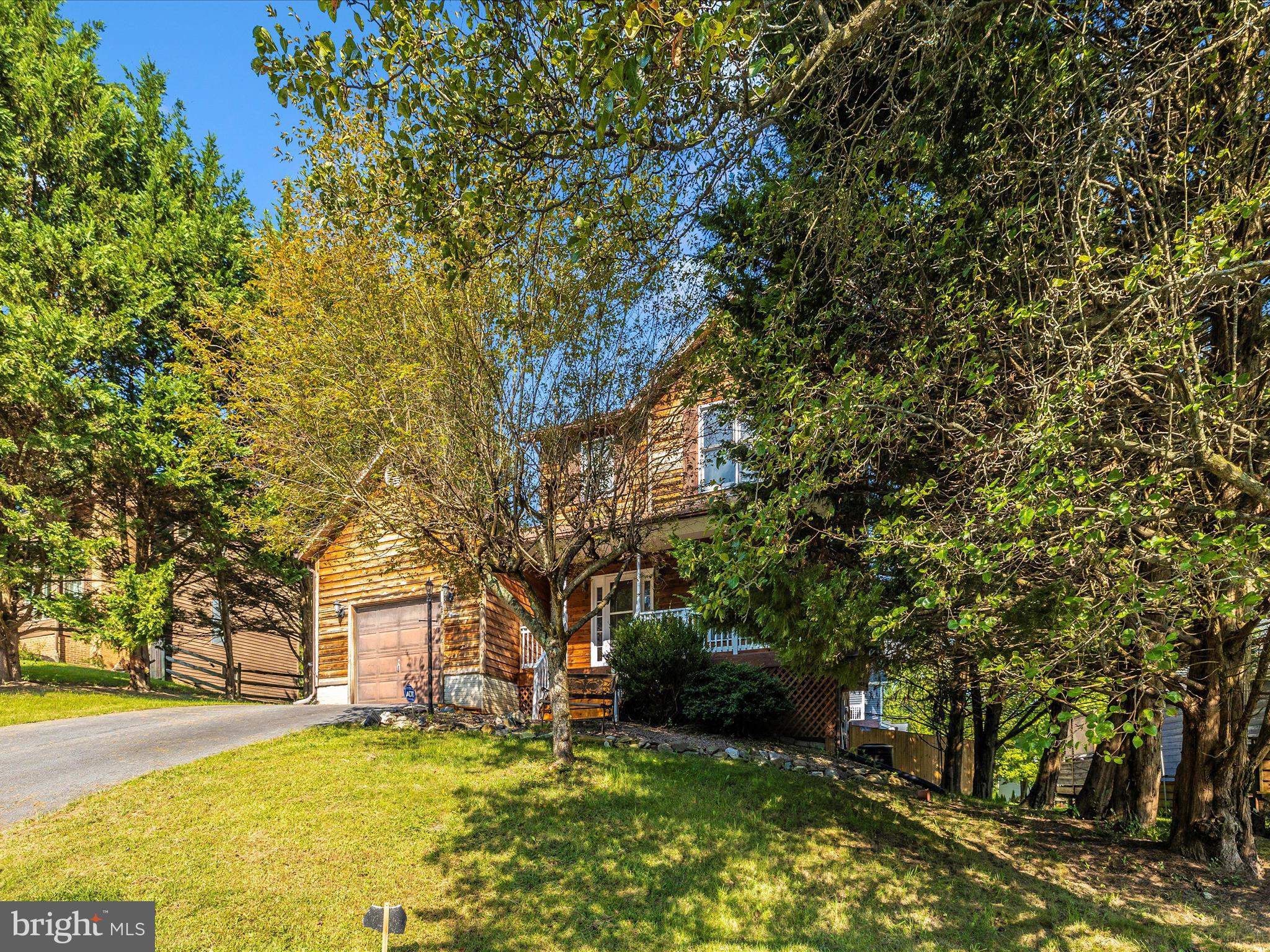 10634 OLD BARN COURT