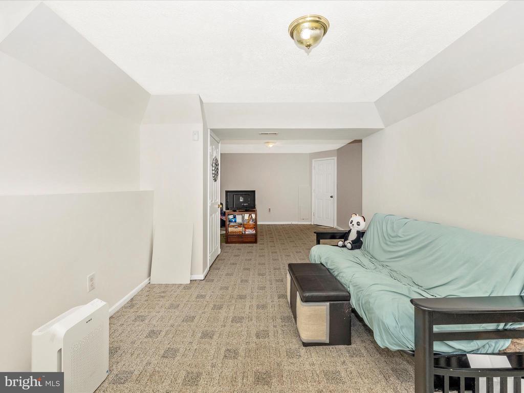 10634 OLD BARN COURT