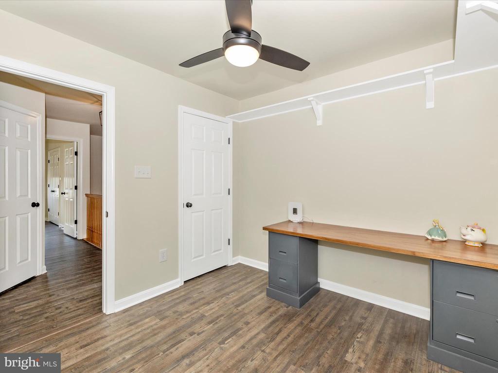114 MOSER CIRCLE