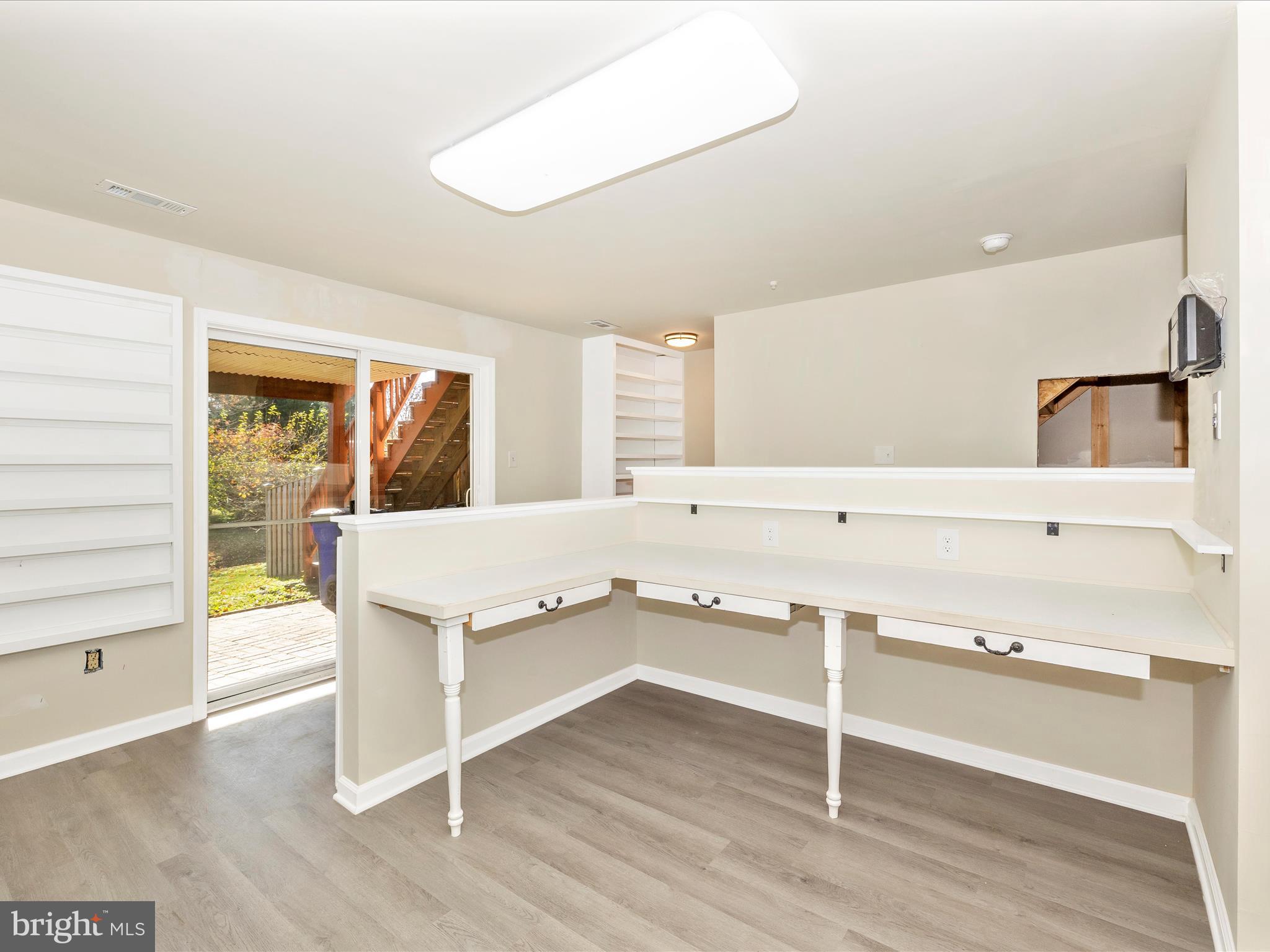 114 MOSER CIRCLE