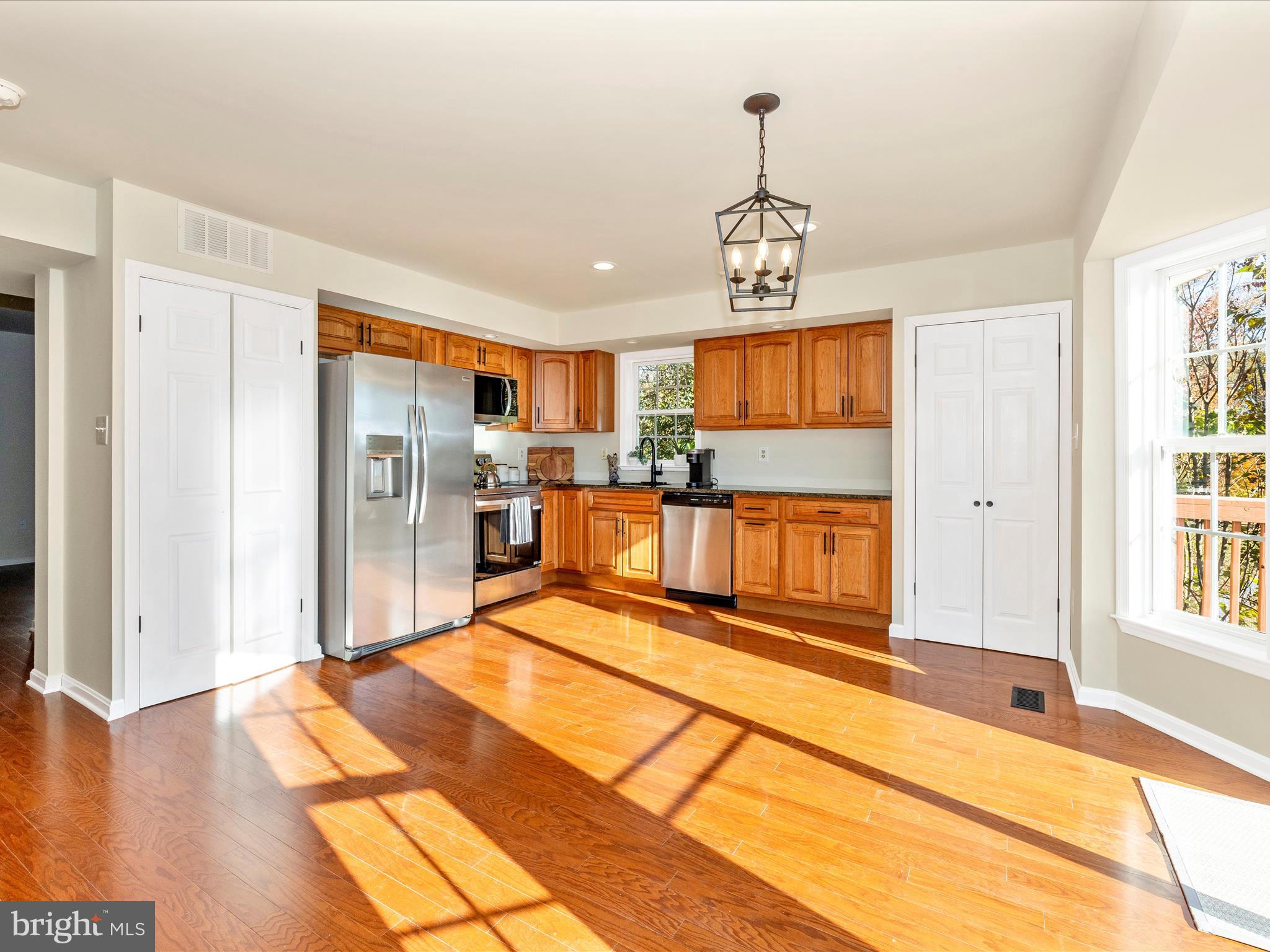 114 MOSER CIRCLE