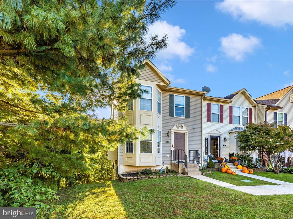 114 MOSER CIRCLE