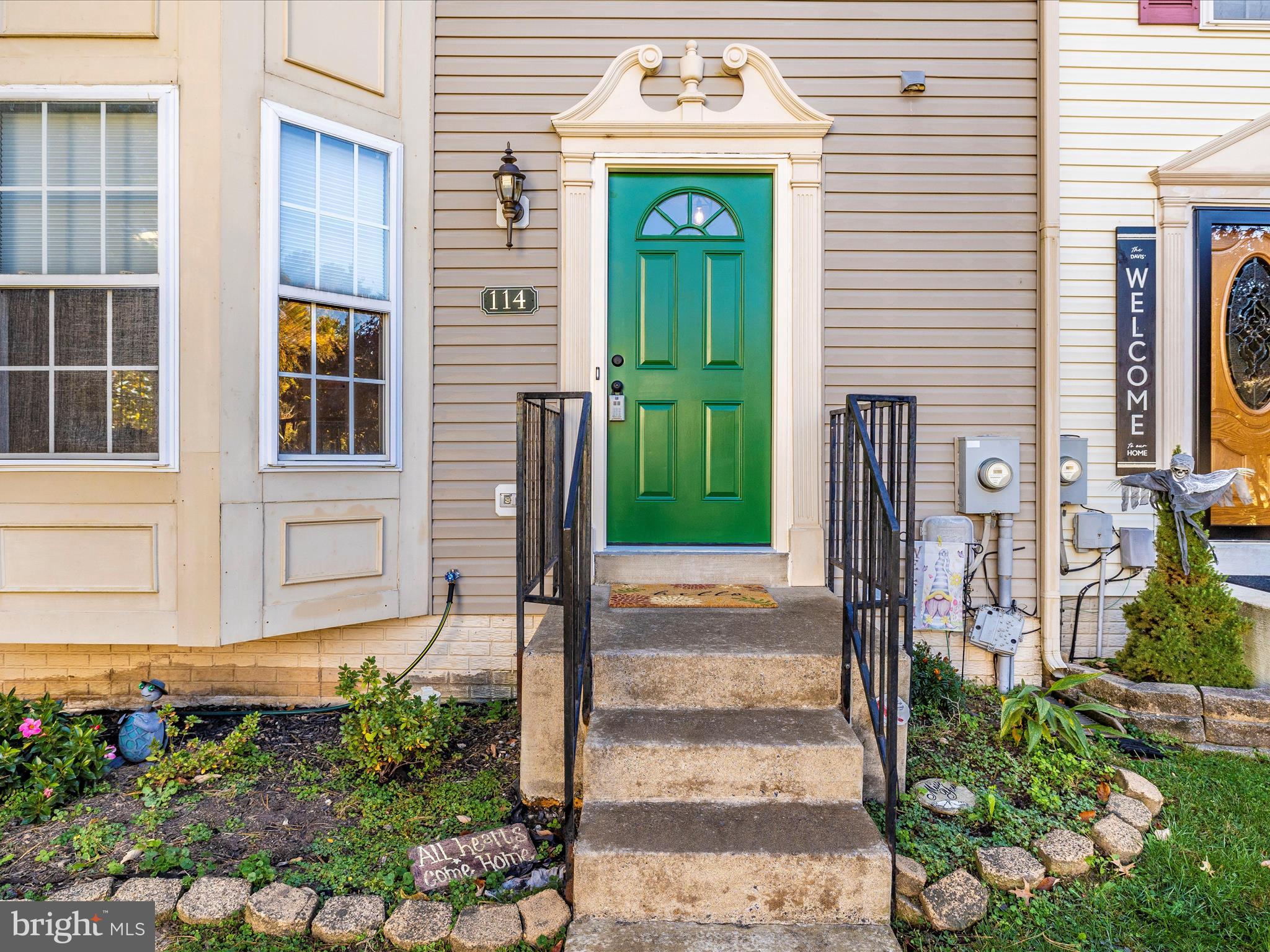 114 MOSER CIRCLE
