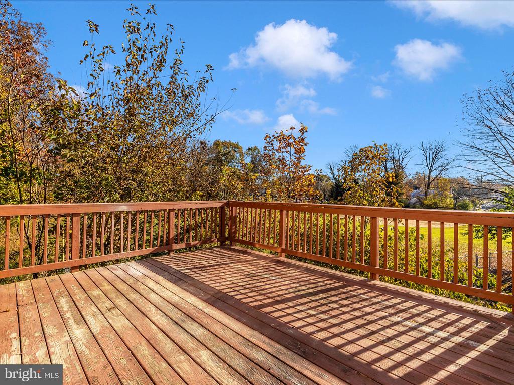 114 MOSER CIRCLE