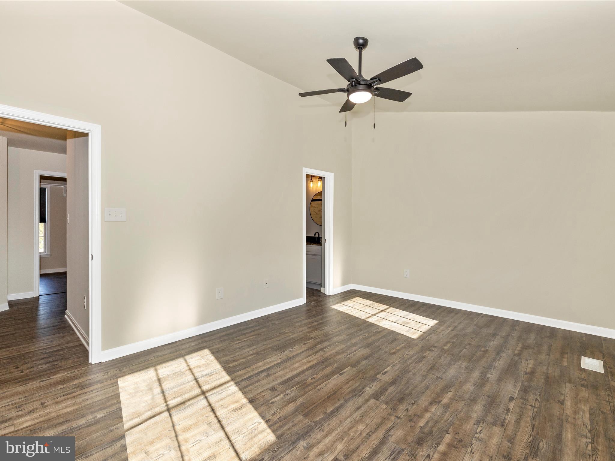 114 MOSER CIRCLE