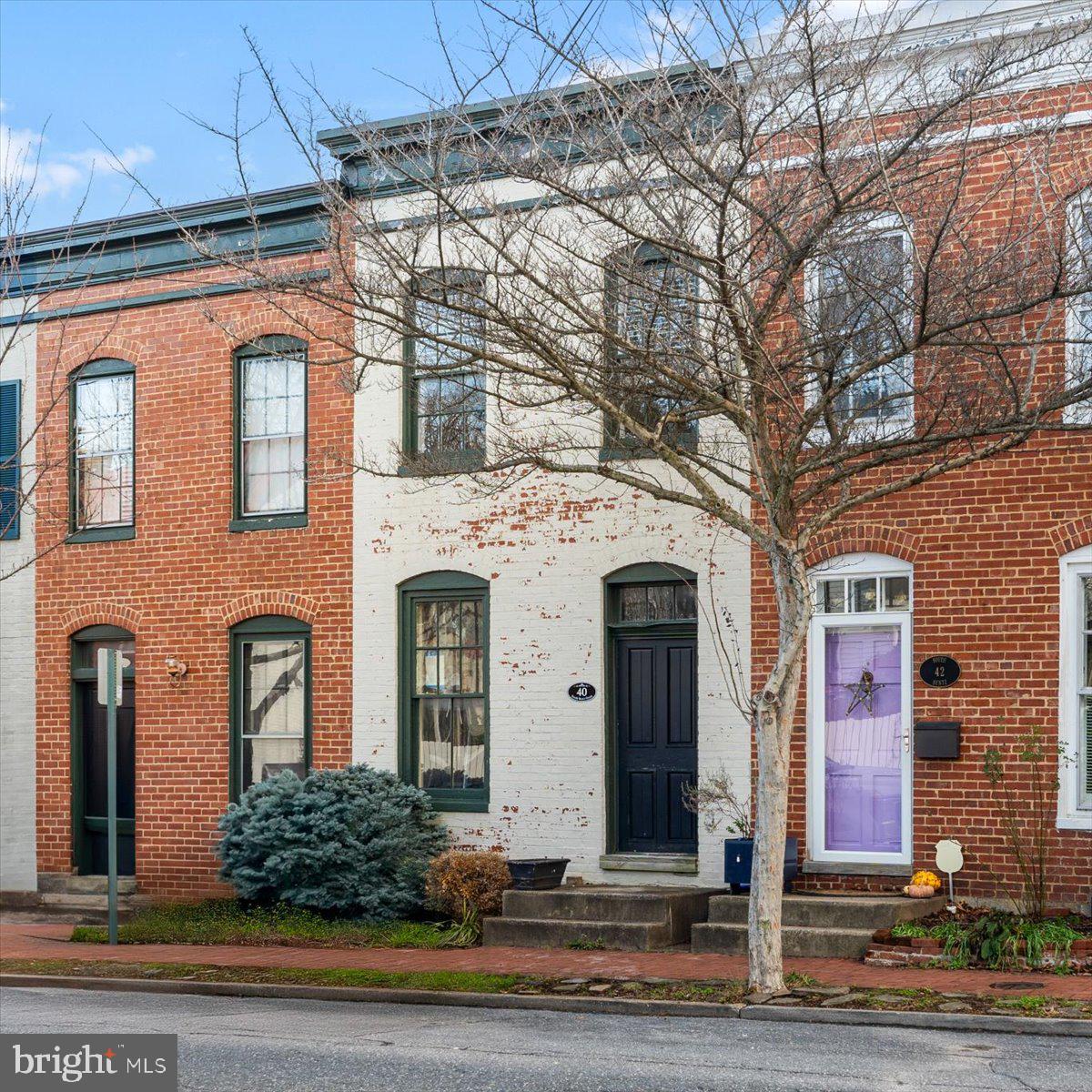 40 S BENTZ STREET