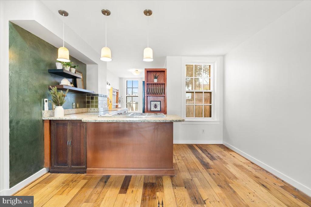 40 S BENTZ STREET