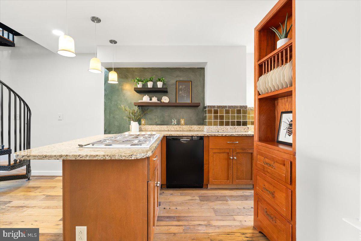 40 S BENTZ STREET