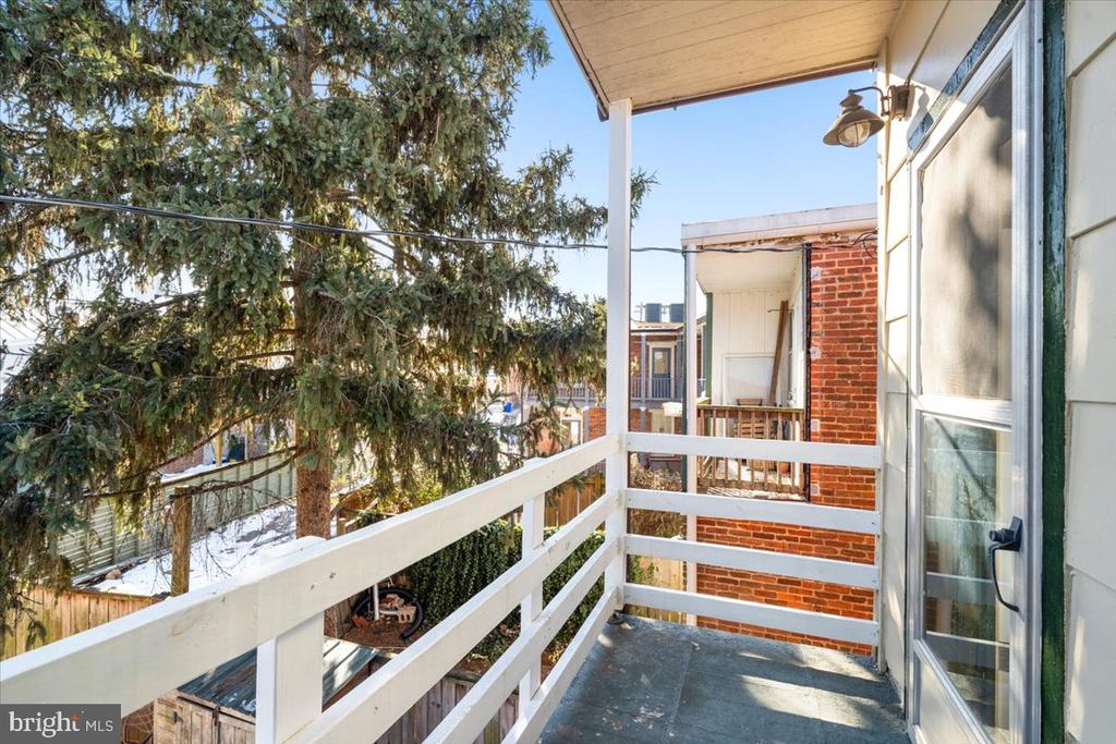 40 S BENTZ STREET