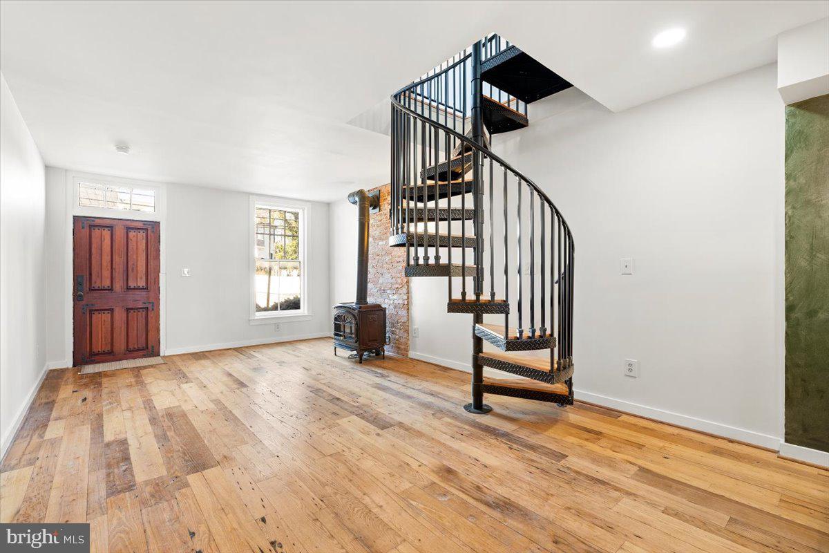 40 S BENTZ STREET