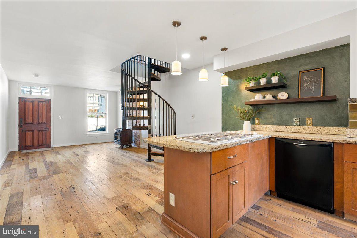 40 S BENTZ STREET