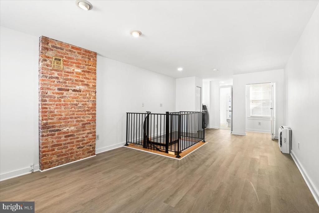 40 S BENTZ STREET