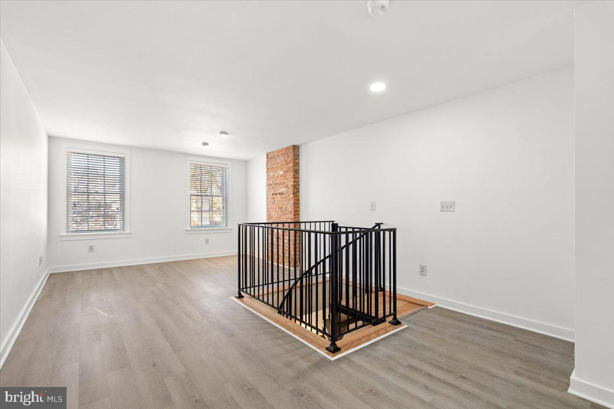40 S BENTZ STREET