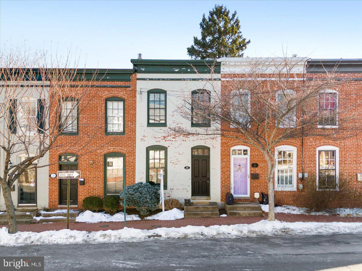 40 S BENTZ STREET