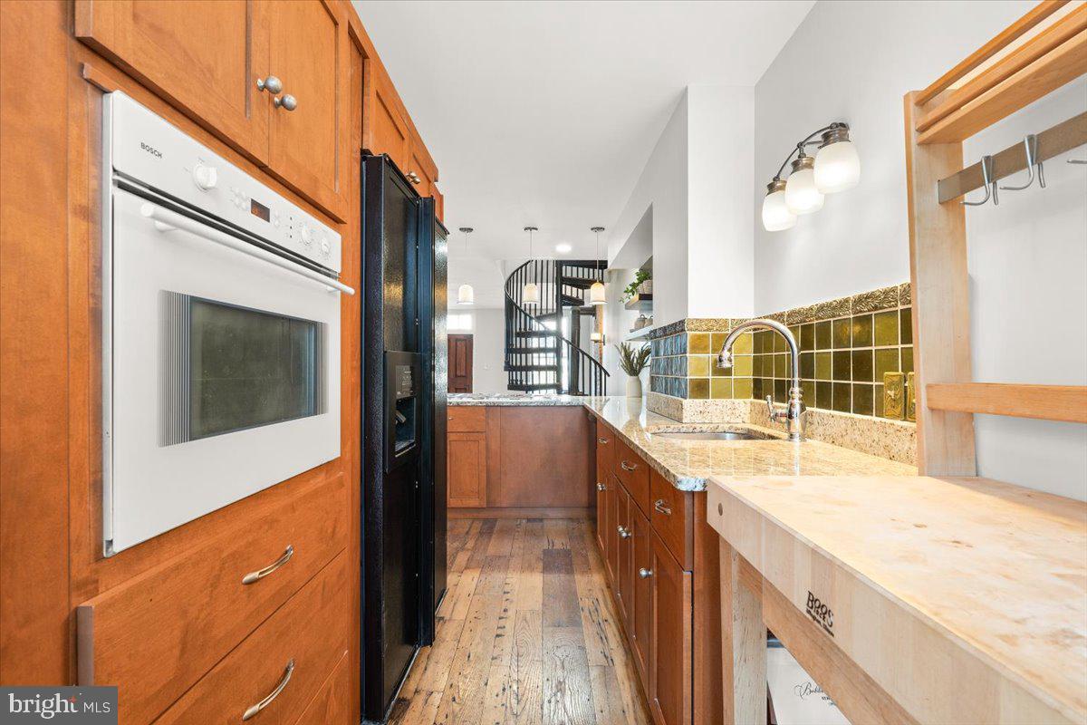 40 S BENTZ STREET
