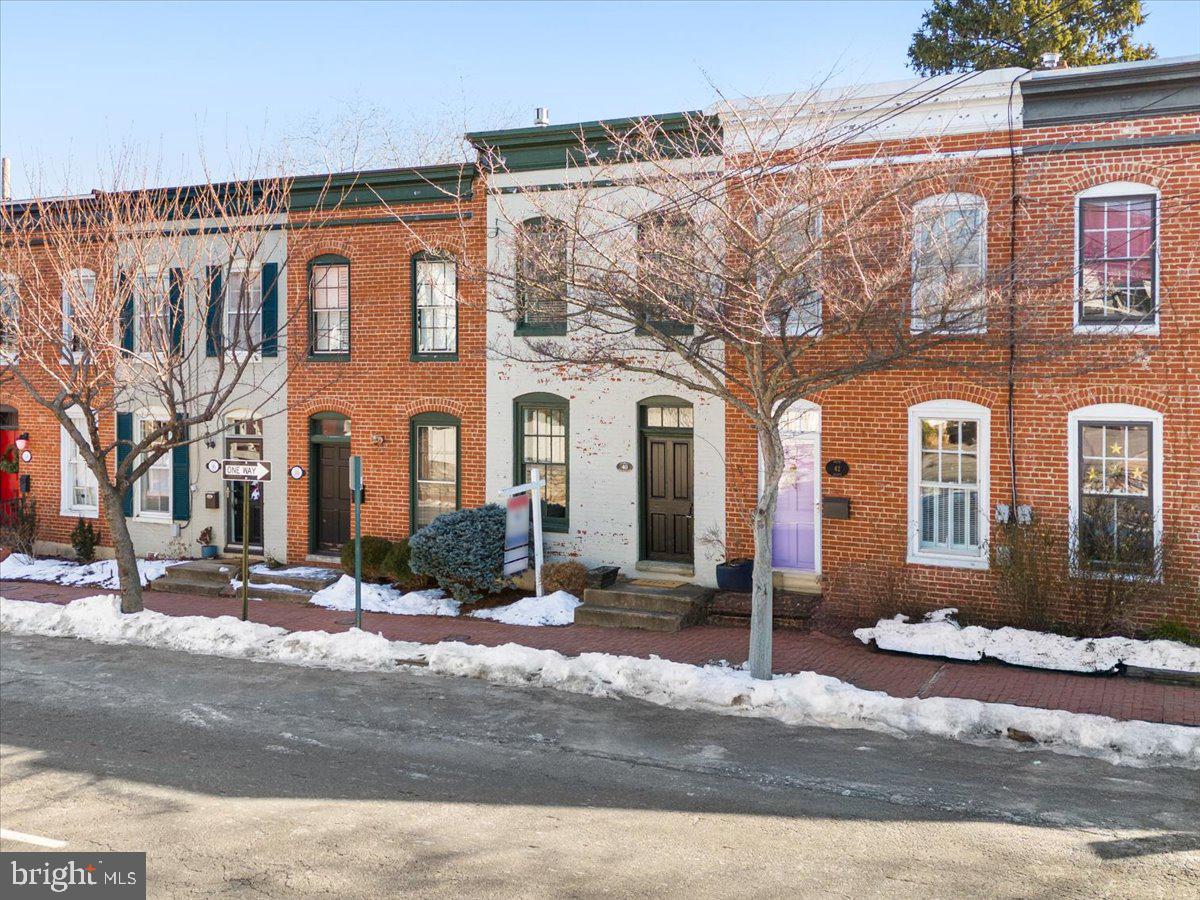 40 S BENTZ STREET