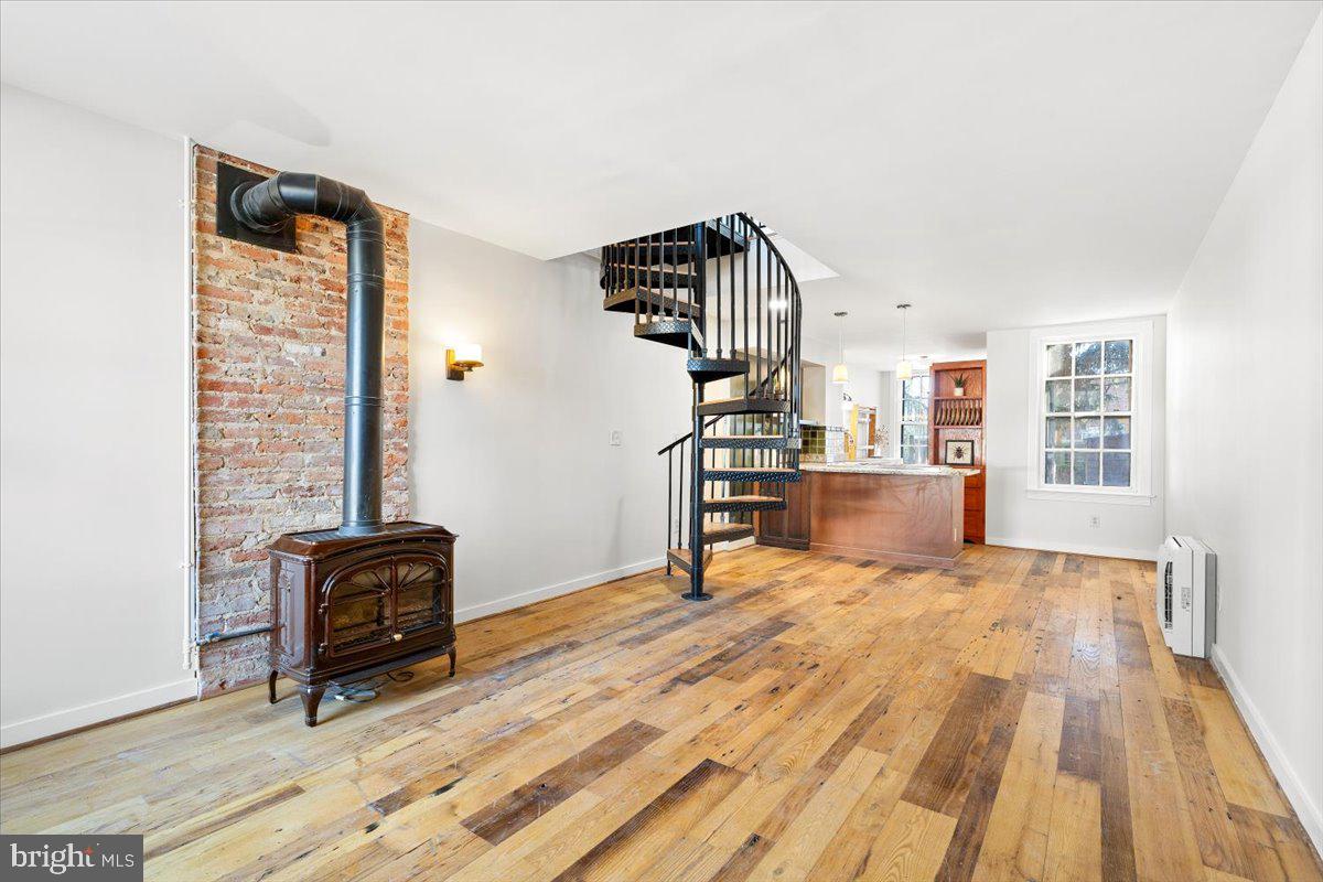 40 S BENTZ STREET