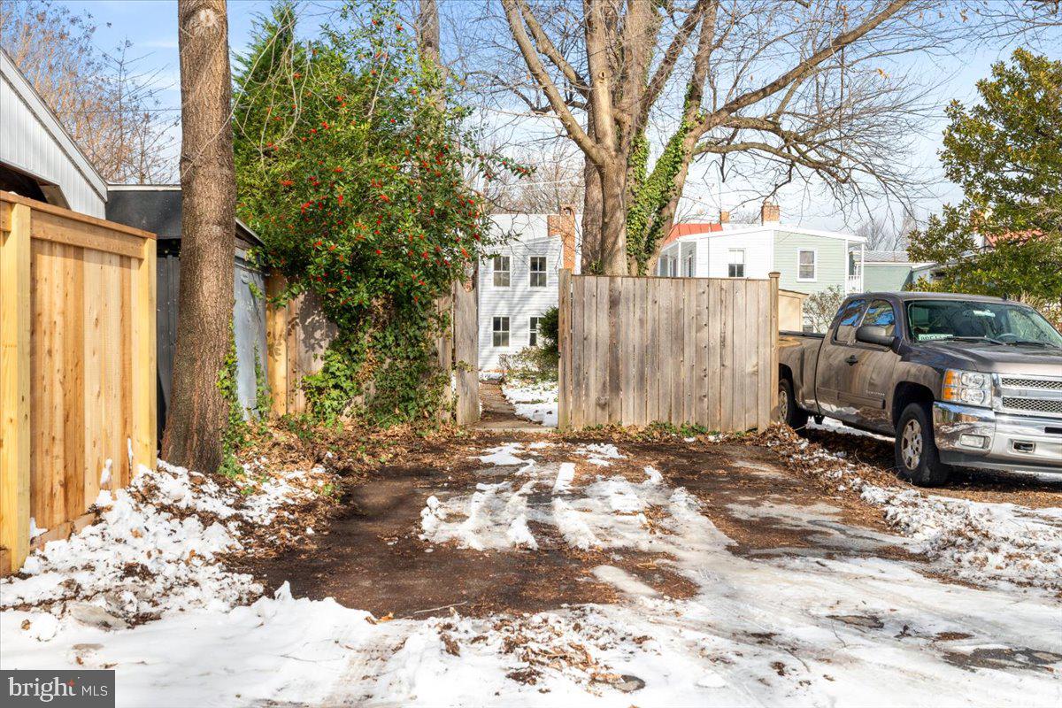 116 W FOURTH STREET