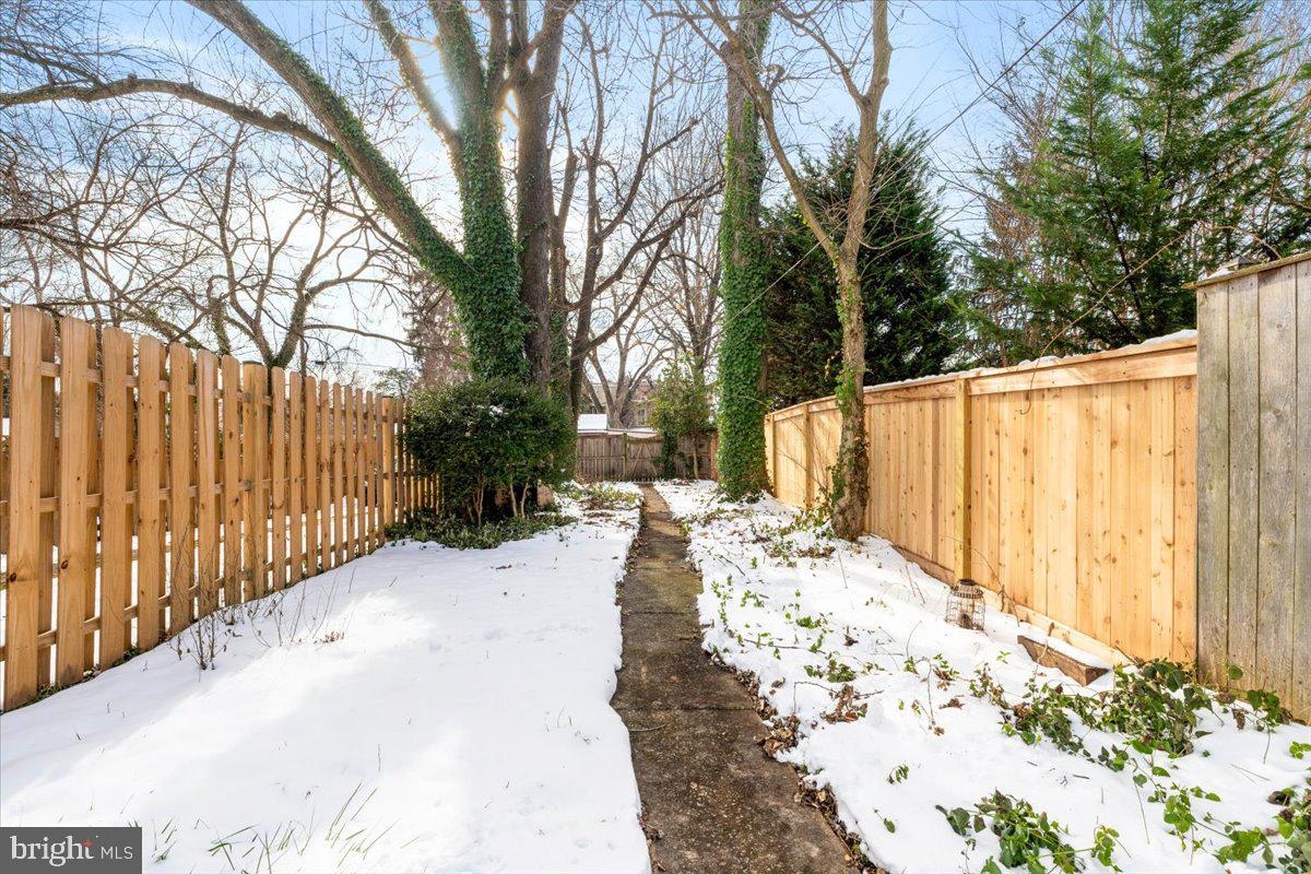 116 W FOURTH STREET