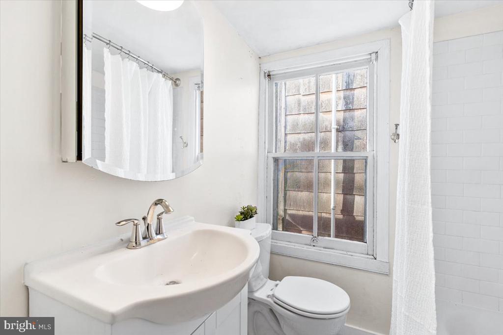 116 W FOURTH STREET