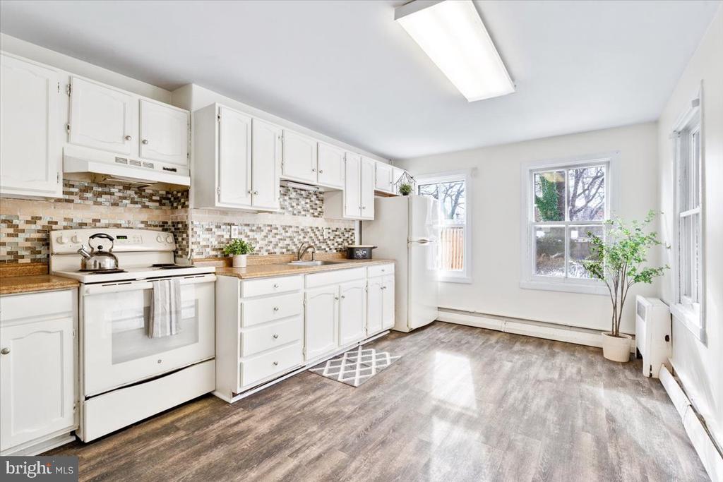 116 W FOURTH STREET