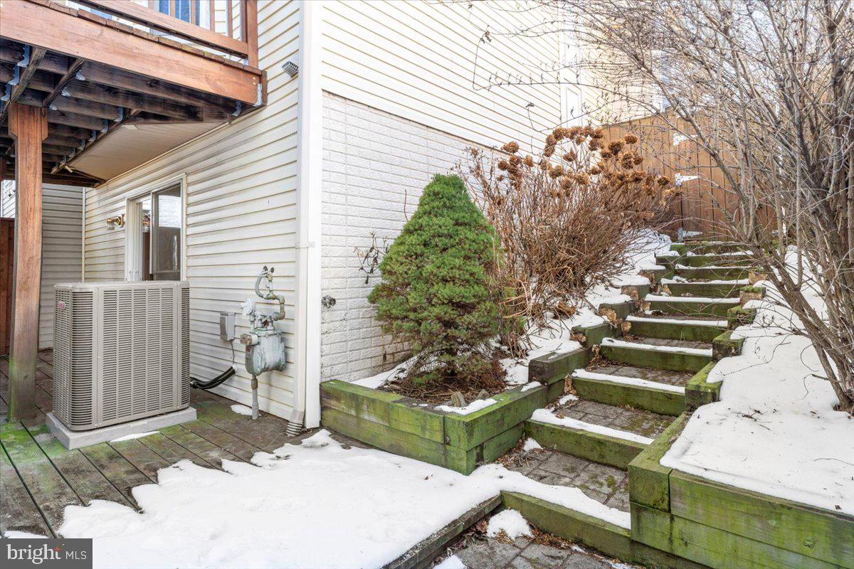 214 MOSER CIRCLE