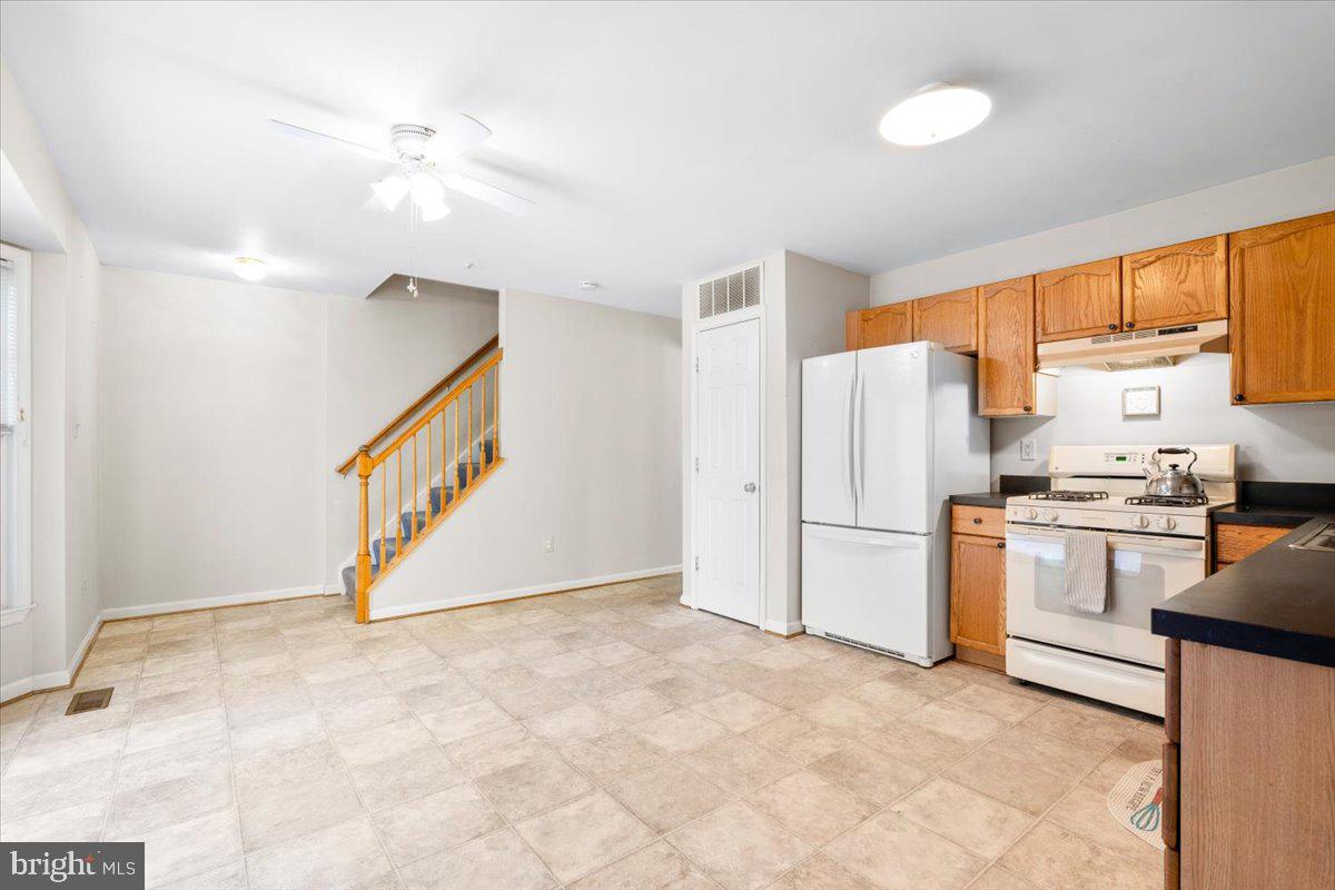 214 MOSER CIRCLE