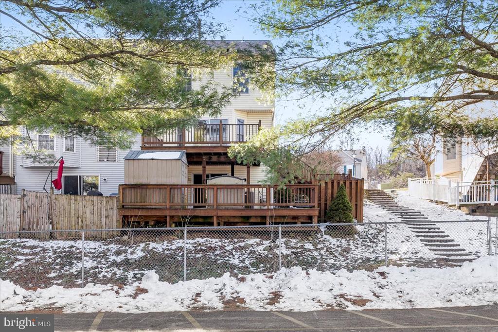 214 MOSER CIRCLE