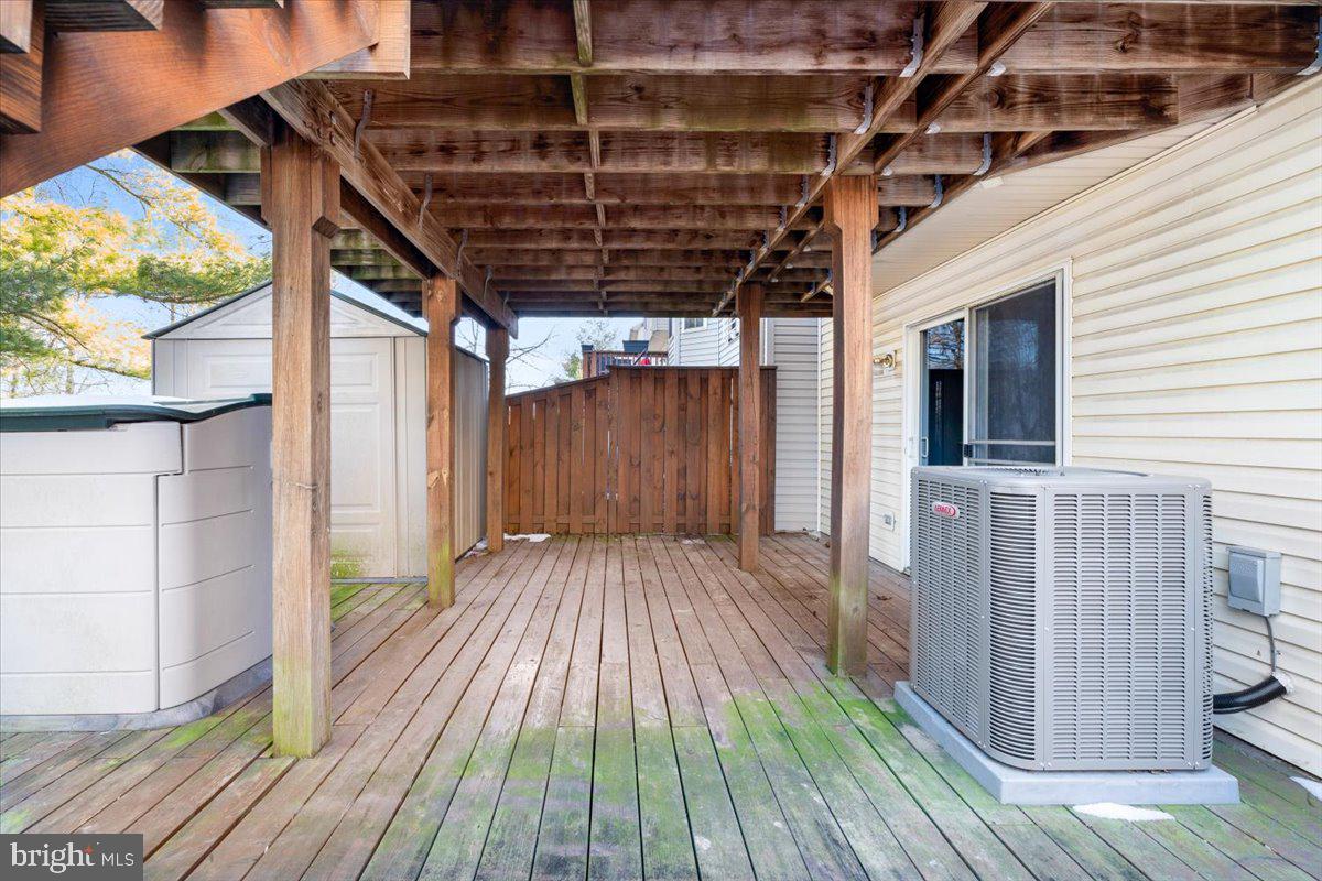 214 MOSER CIRCLE
