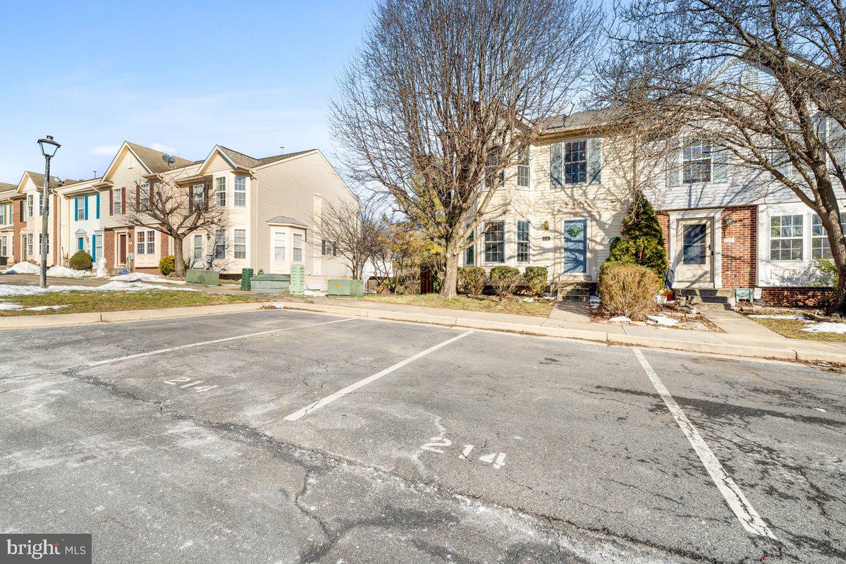 214 MOSER CIRCLE