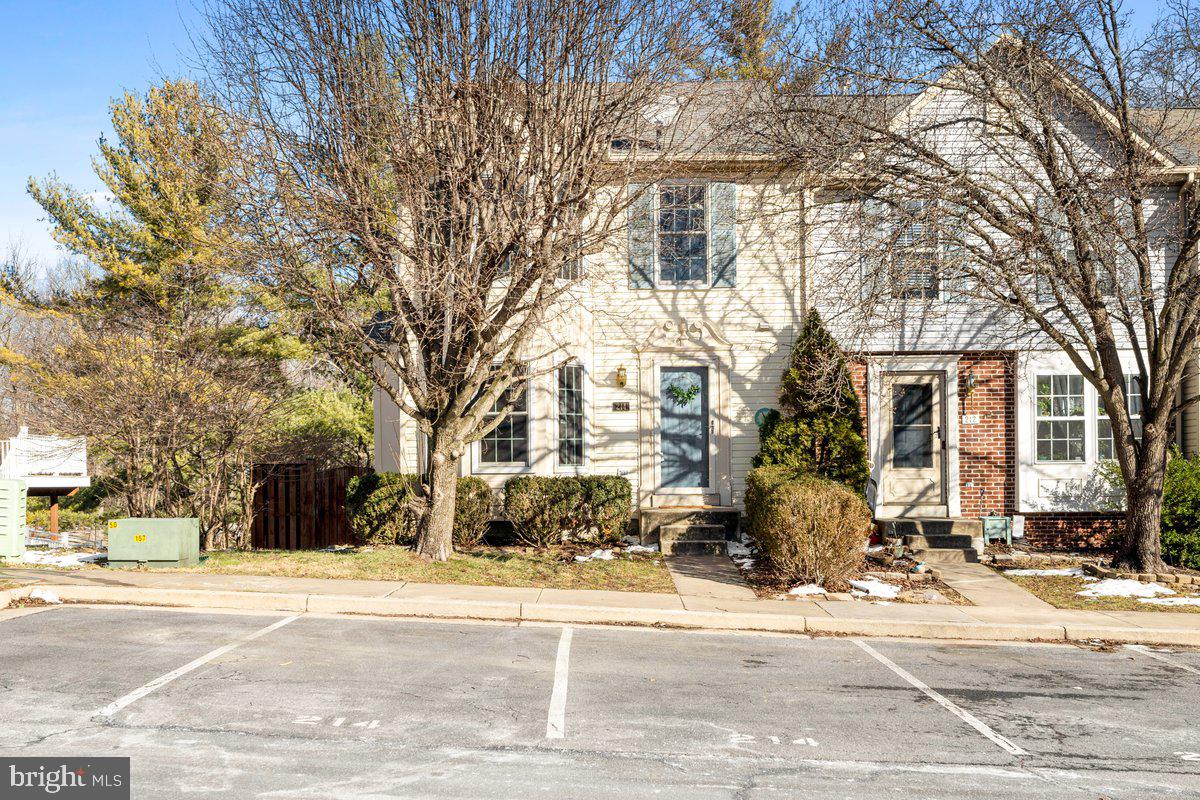 214 MOSER CIRCLE