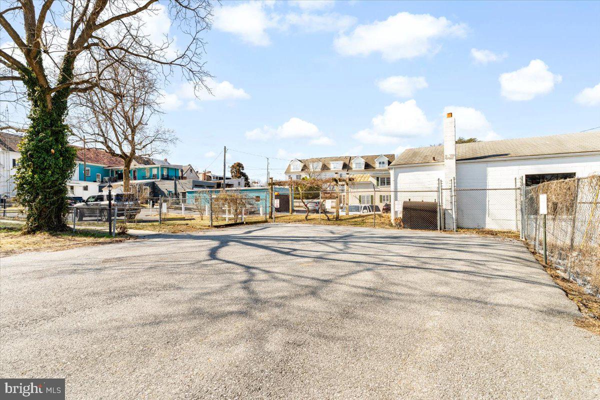 257 W PATRICK STREET