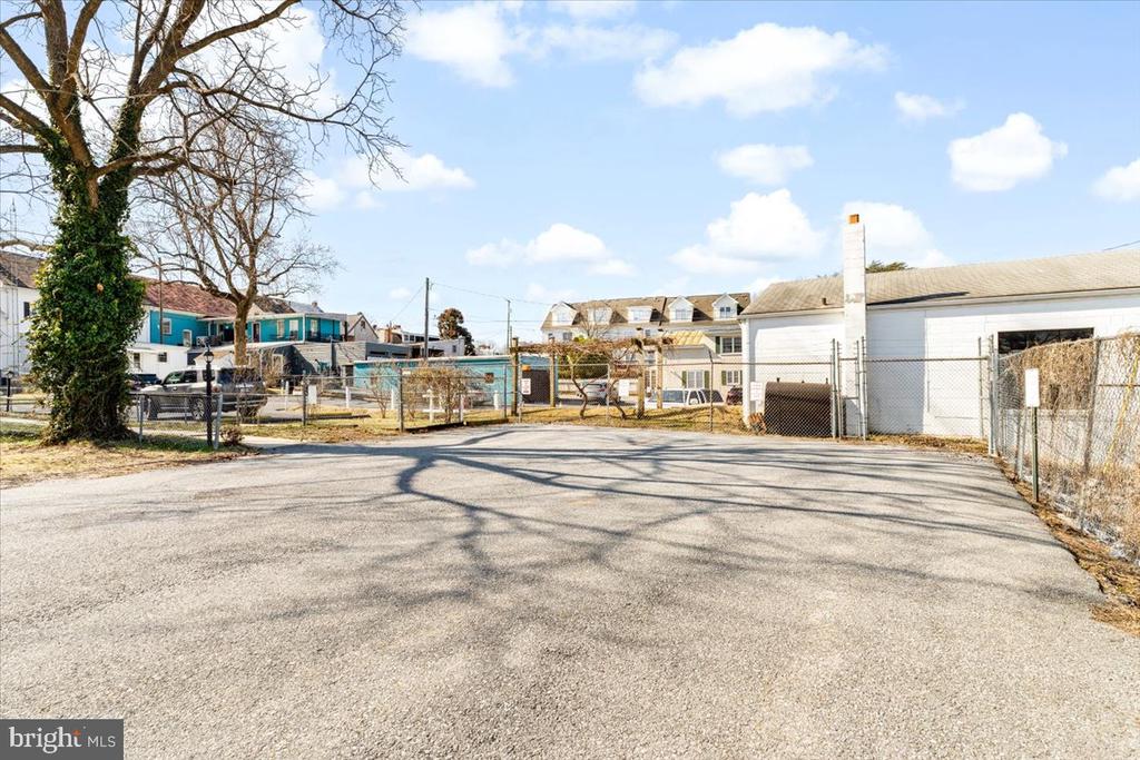 257 W PATRICK STREET