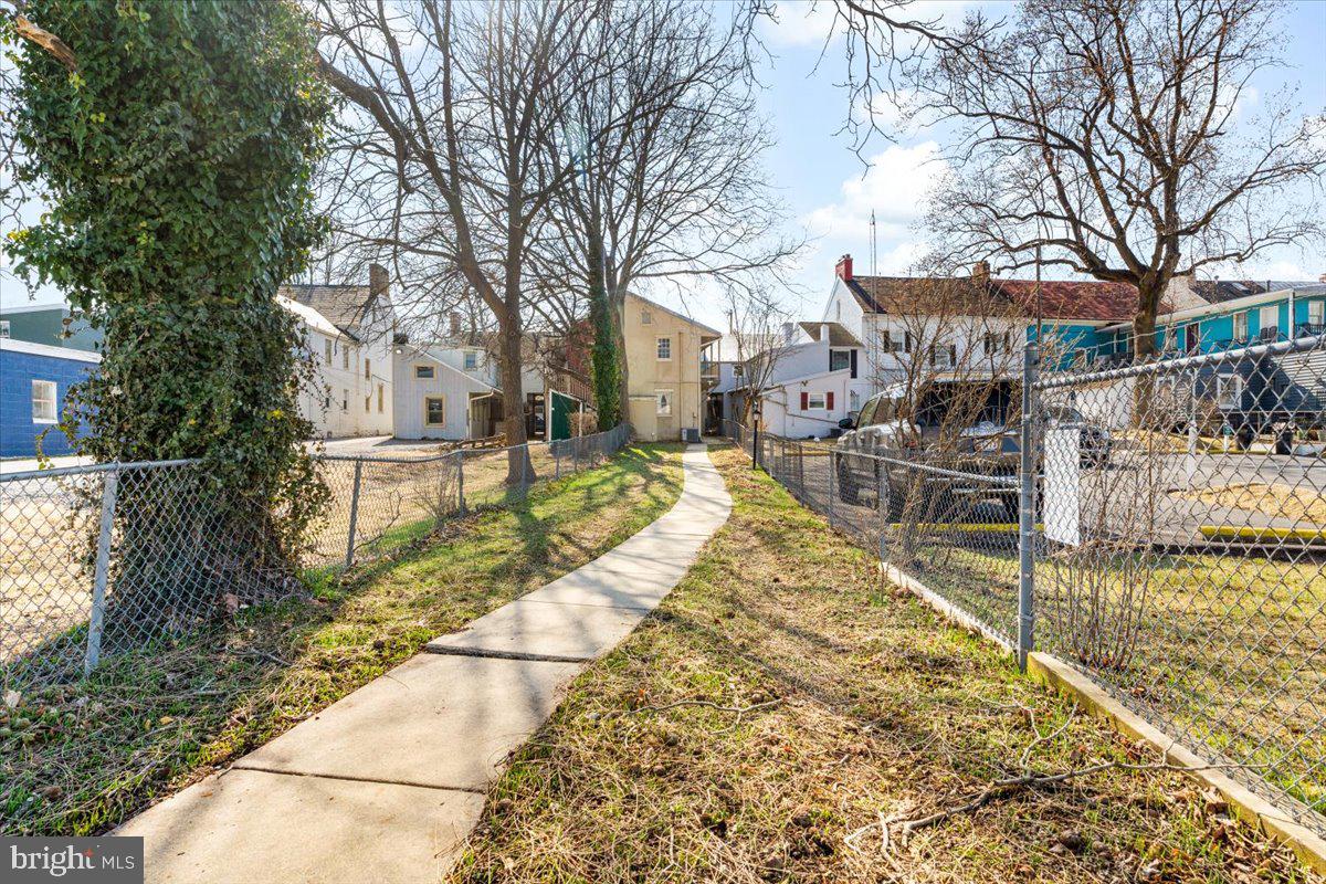 257 W PATRICK STREET