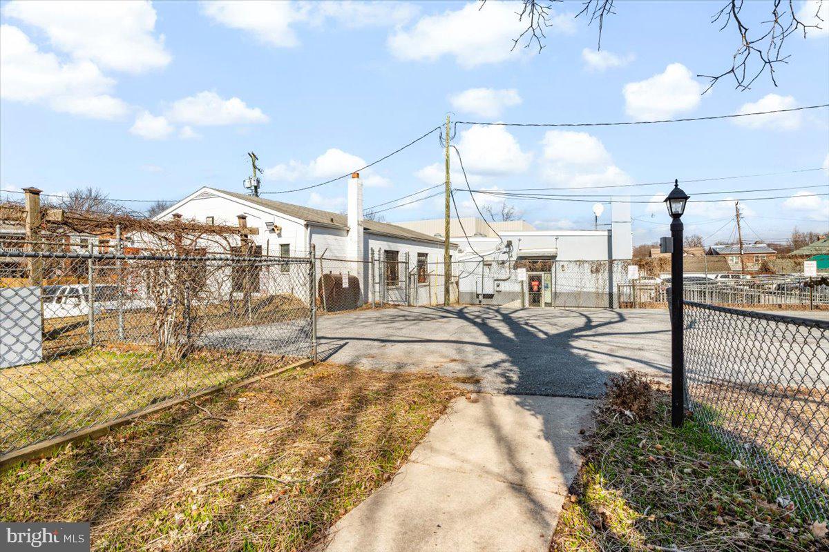257 W PATRICK STREET