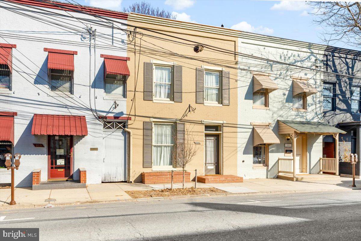 257 W PATRICK STREET