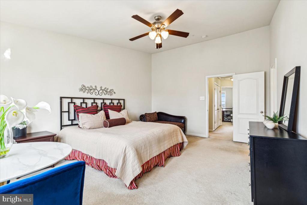 1106 FRONTLINE DRIVE