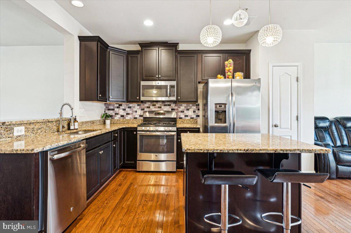 1106 FRONTLINE DRIVE