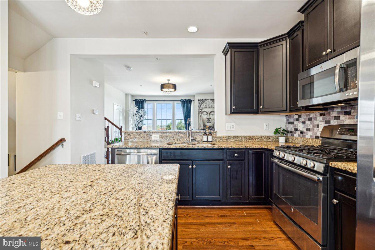 1106 FRONTLINE DRIVE